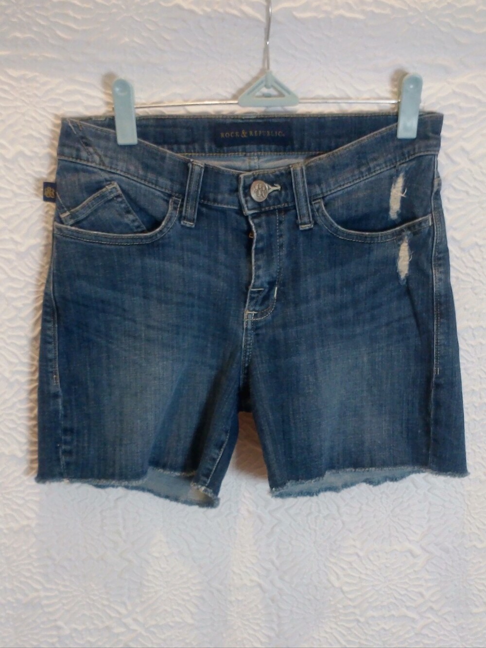 Rock & Republic Bumpershoot Distressed Denim Shorts Size 6 Raw Hem
